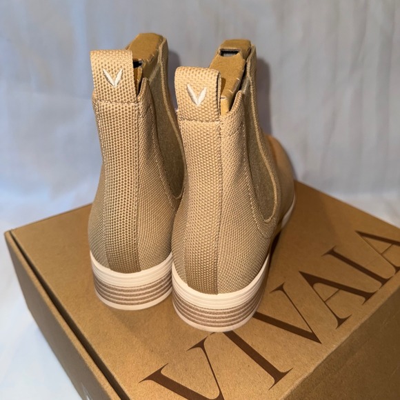VIVAIA Beige Knit Chelsea Boots Water Resistant Slip‎ On Women's Size 8 EU 39 - Picture 7 of 14